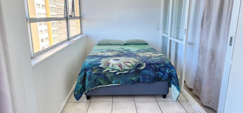 2 Bedroom Property for Sale in Goodwood Central Western Cape